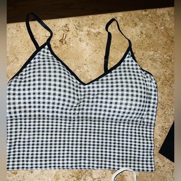 FINAL 3 DAYS! NWOT 3 Marlyn Monroe Cropped Athletic Material Tanks - Size M - Picture 3 of 8